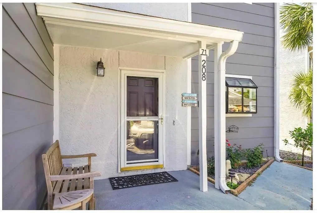 New Listing!!! 4 Min Walk To The Beach! Destin 0*,